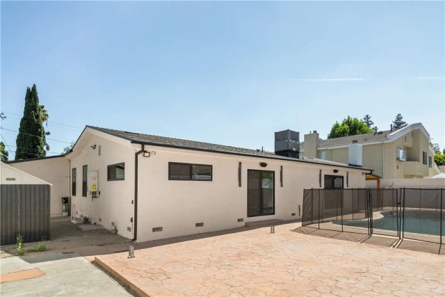 18921 Keswick Street, Reseda, CA 91335