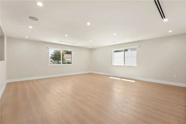 18921 Keswick Street, Reseda, CA 91335
