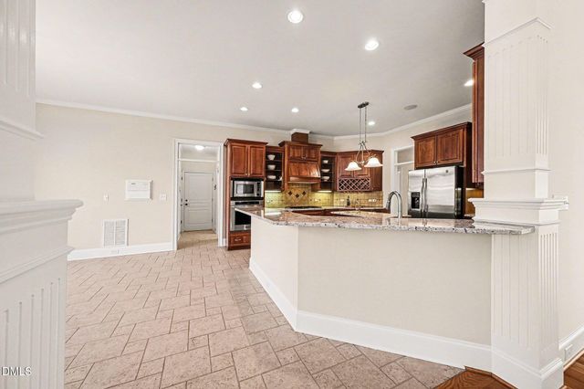 208 Meadow Run Drive, Chapel Hill, NC 27517