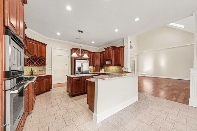 208 Meadow Run Drive, Chapel Hill, NC 27517