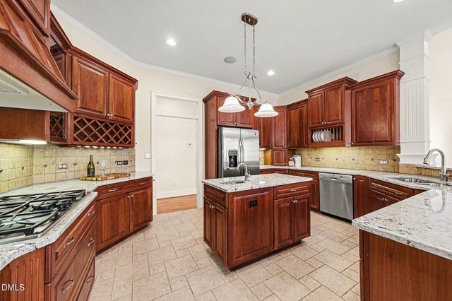 208 Meadow Run Drive, Chapel Hill, NC 27517