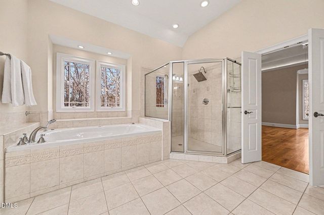 208 Meadow Run Drive, Chapel Hill, NC 27517