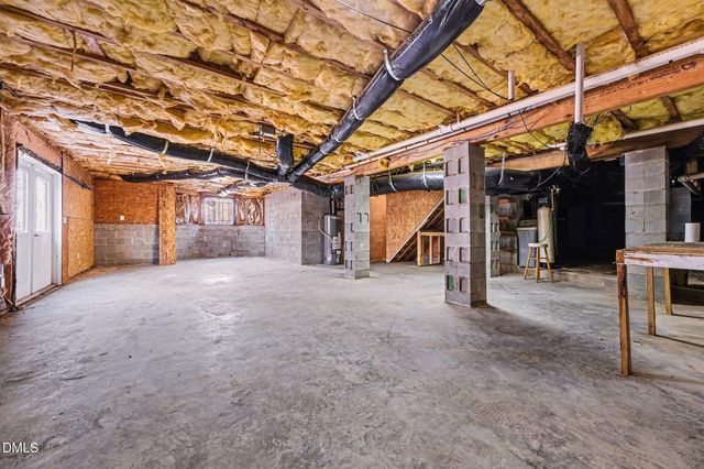 208 Meadow Run Drive, Chapel Hill, NC 27517