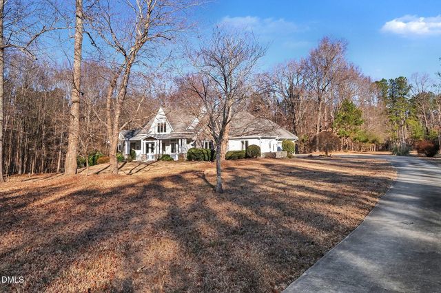 208 Meadow Run Drive, Chapel Hill, NC 27517