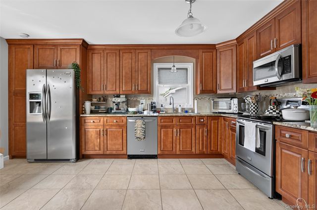 59 S Grand Street, Westbury, NY 11590