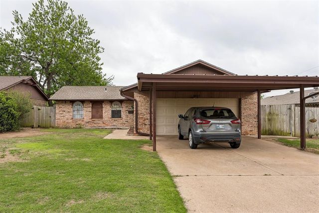 1036 Larkspur Road, Moore, OK 73160