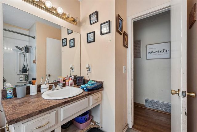 1036 Larkspur Road, Moore, OK 73160