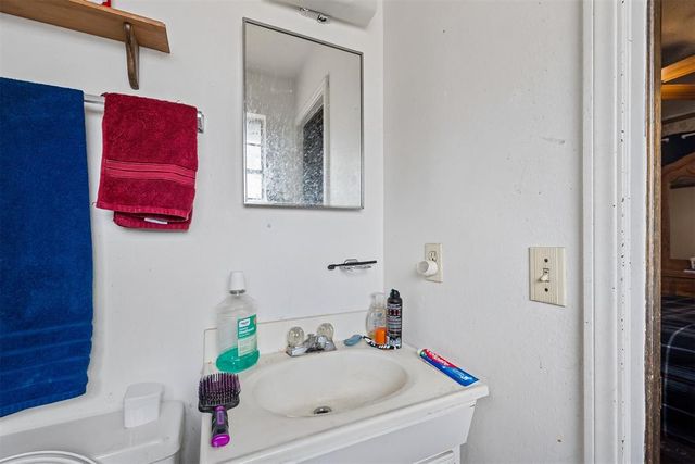 1036 Larkspur Road, Moore, OK 73160