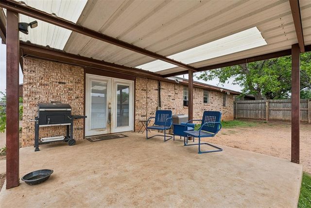 1036 Larkspur Road, Moore, OK 73160