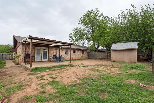 1036 Larkspur Road, Moore, OK 73160