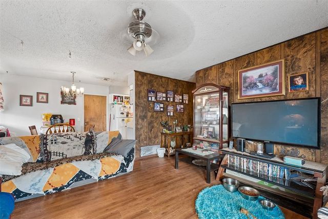 1036 Larkspur Road, Moore, OK 73160