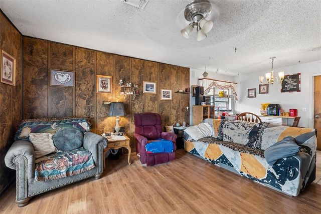 1036 Larkspur Road, Moore, OK 73160