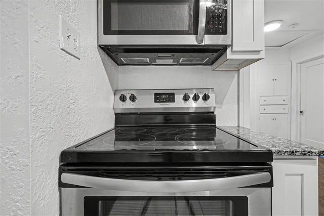 1122 NW Maple Ave, Lawton, OK 73507