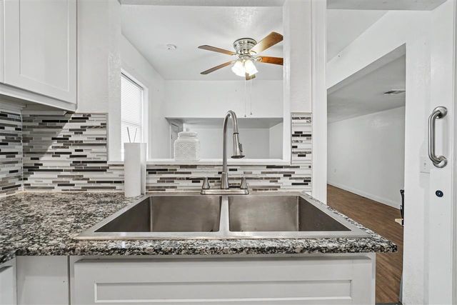 1122 NW Maple Ave, Lawton, OK 73507