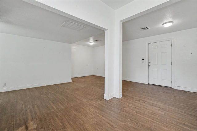 1122 NW Maple Ave, Lawton, OK 73507