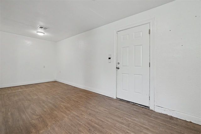 1122 NW Maple Ave, Lawton, OK 73507