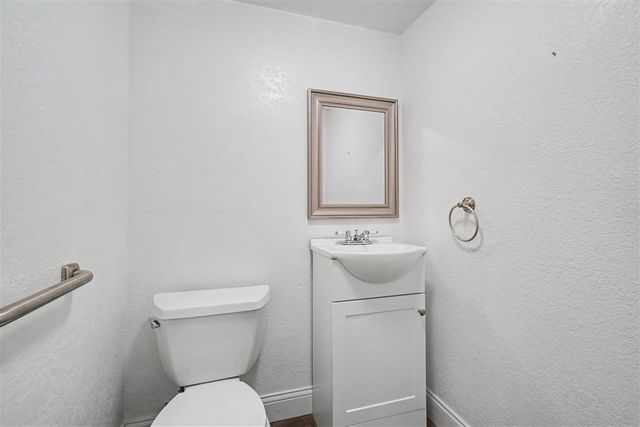1122 NW Maple Ave, Lawton, OK 73507