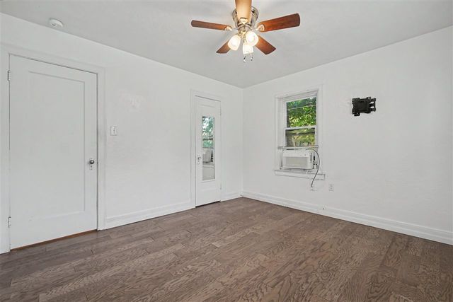 1122 NW Maple Ave, Lawton, OK 73507