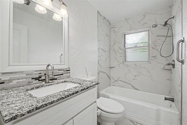 1122 NW Maple Ave, Lawton, OK 73507