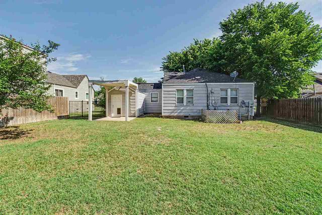 1122 NW Maple Ave, Lawton, OK 73507