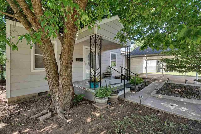1122 NW Maple Ave, Lawton, OK 73507