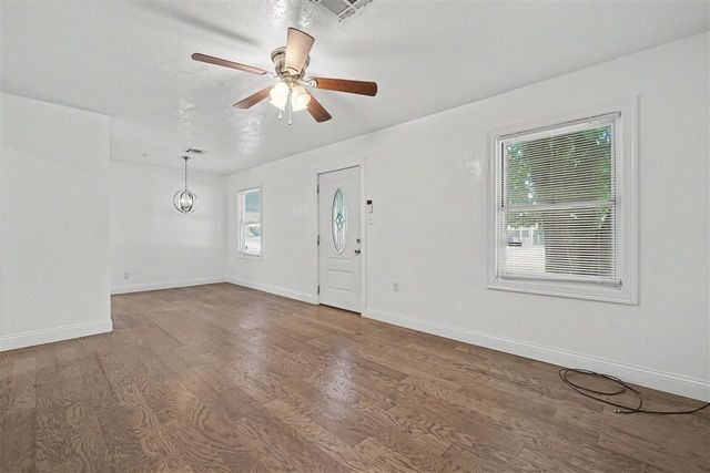 1122 NW Maple Ave, Lawton, OK 73507
