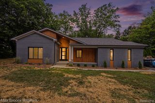 4570 Burnley Drive, Bloomfield Hills, MI 48304