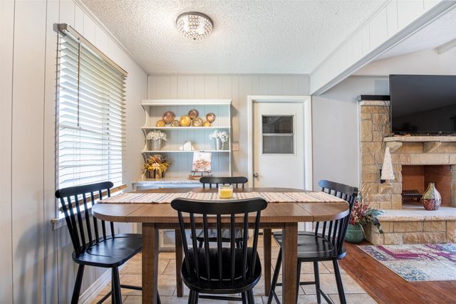 353 Brook Hollow Drive, Desoto, TX 75115