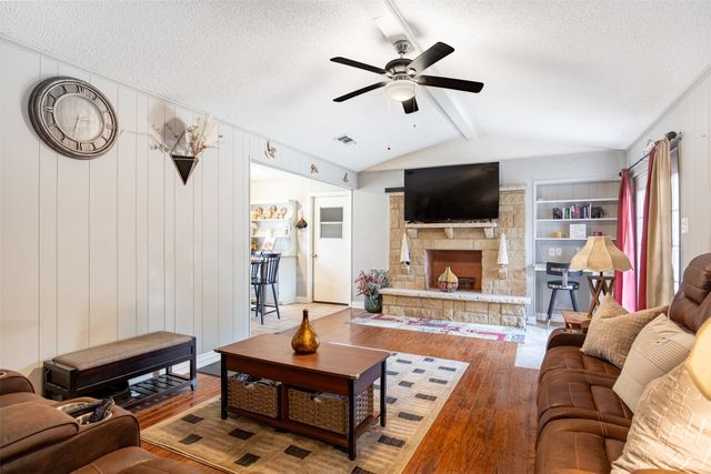 353 Brook Hollow Drive, Desoto, TX 75115