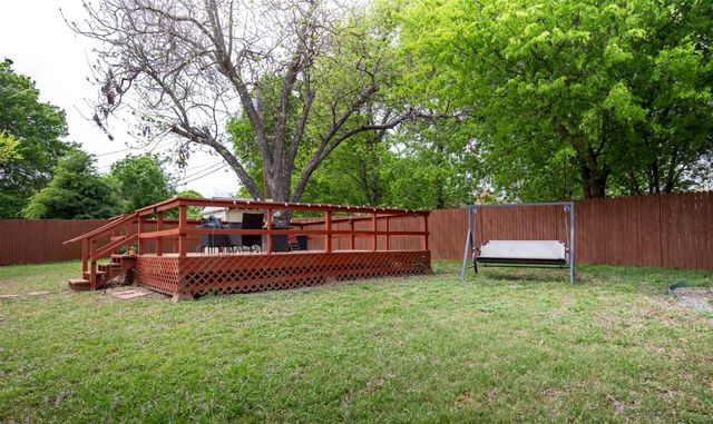 353 Brook Hollow Drive, Desoto, TX 75115