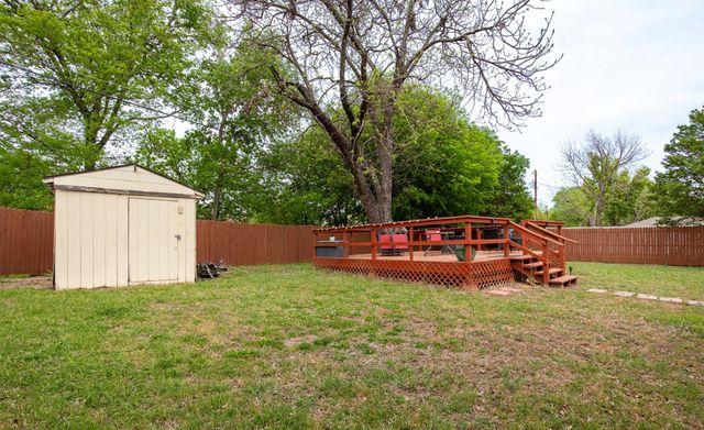 353 Brook Hollow Drive, Desoto, TX 75115