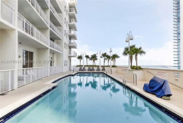 1200 Brickell Bay Dr 2510, Miami, FL 33131