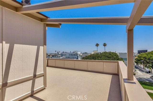 16887 S Pacific Avenue, Sunset Beach, CA 90742