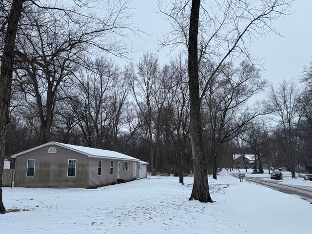 10683 N 253 E, Demotte, IN 46310