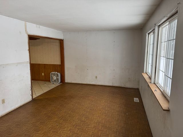 10683 N 253 E, Demotte, IN 46310