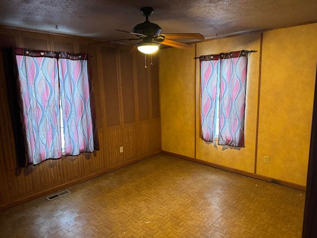 10683 N 253 E, Demotte, IN 46310