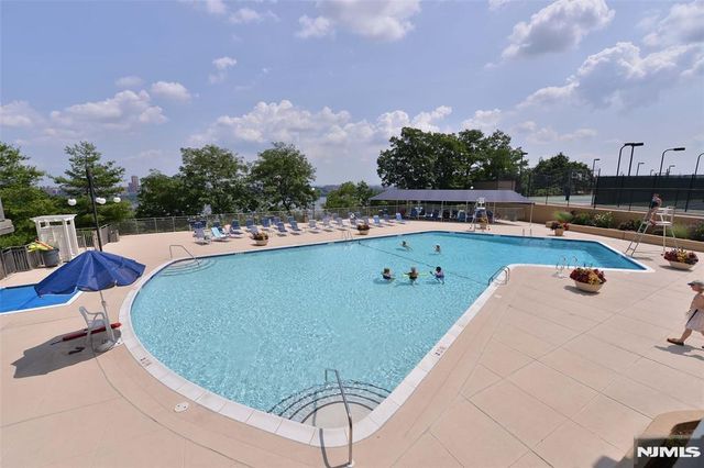 1530 Palisade Avenue 8M, Fort Lee, NJ 07024