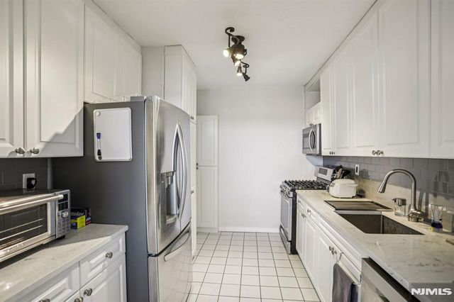 1530 Palisade Avenue 8M, Fort Lee, NJ 07024