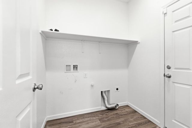 7708 Path Dr, Hughson, CA 95326