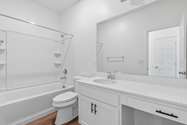 7708 Path Dr, Hughson, CA 95326