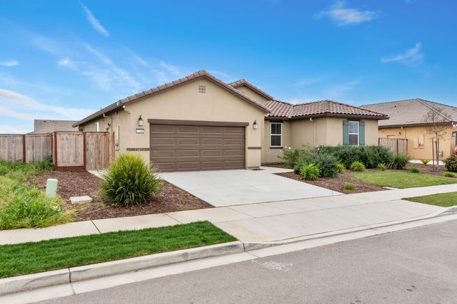 7708 Path Dr, Hughson, CA 95326