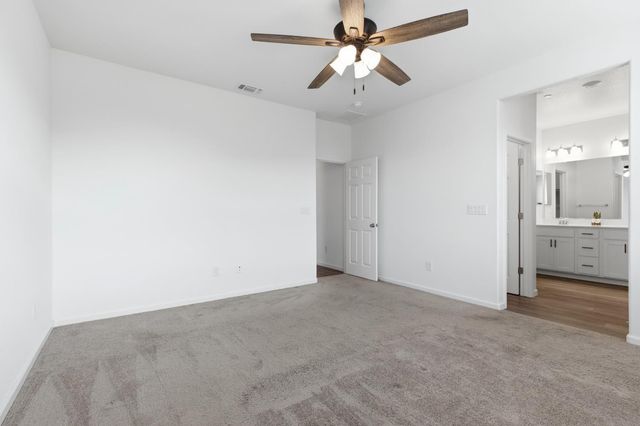 7708 Path Dr, Hughson, CA 95326