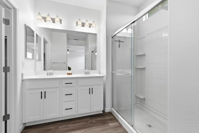 7708 Path Dr, Hughson, CA 95326