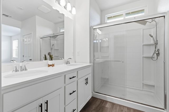 7708 Path Dr, Hughson, CA 95326