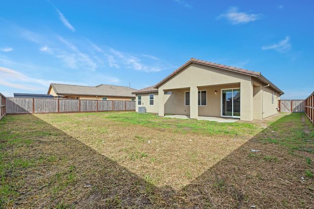 7708 Path Dr, Hughson, CA 95326