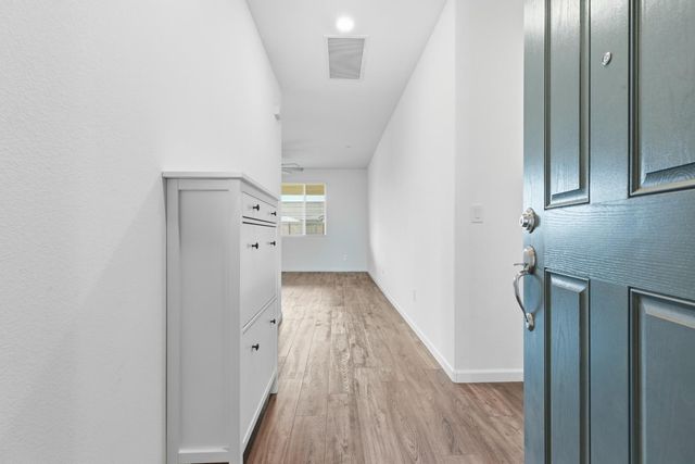 7708 Path Dr, Hughson, CA 95326