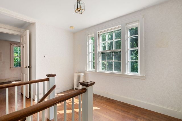 10 Wilde Rd, Wellesley, MA 02481