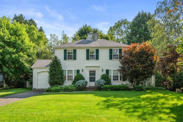 10 Wilde Rd, Wellesley, MA 02481