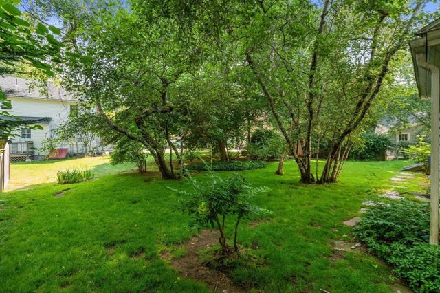 10 Wilde Rd, Wellesley, MA 02481