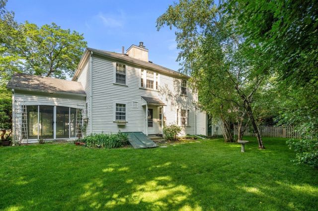 10 Wilde Rd, Wellesley, MA 02481